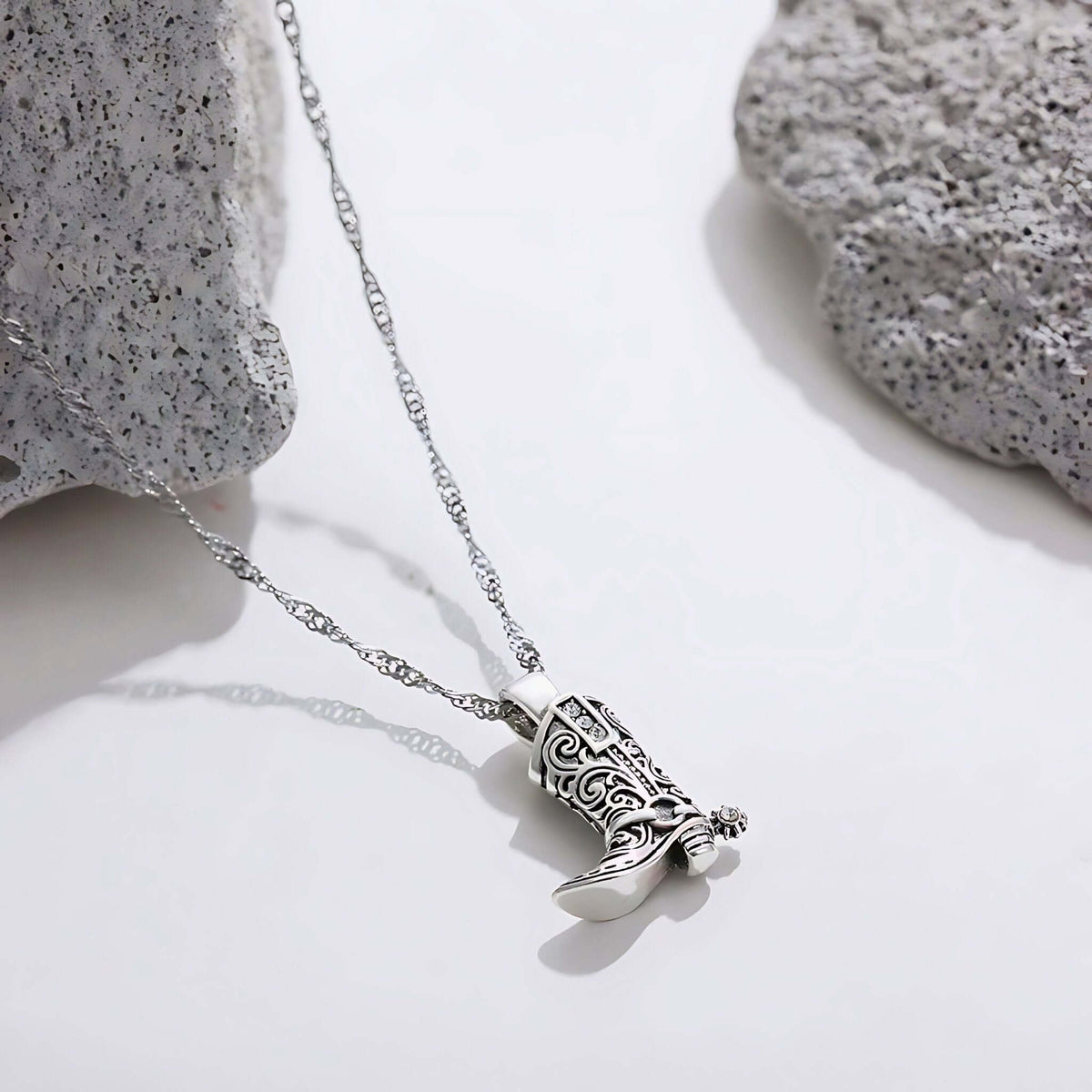 The Verona Necklace