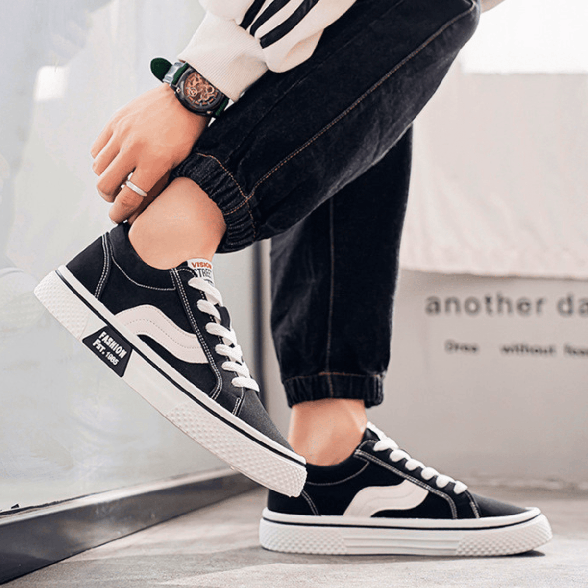 The Sablier Sneaker